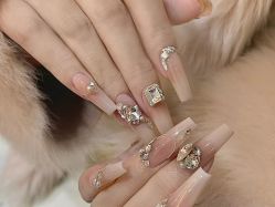 -安吉拉·纤纤玉指美甲美睫创意中心