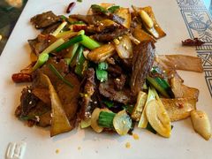 杏鲍菇炒牛肉-云海肴·汽锅鸡·云南菜(天山百盛优客店)