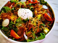 藜麦窝蛋沙拉-The Rug Cafe(王府中环店)