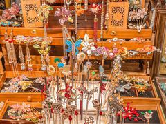 -新百广场(地铁站)