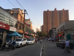 -许西美食一条街