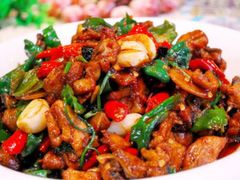 特色辣子鸡-微山湖湖畔好客居鱼馆渔家菜(微山湖风景区店)