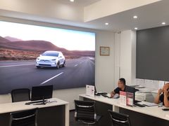 -北亚国超特斯拉授权钣喷中心