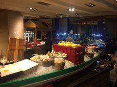 自助取餐区-松山湖凯悦酒店·Café自助餐厅·周末火舞秀表演