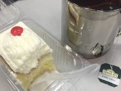-红宝石·鲜奶小方·海派西点房(南丹店)
