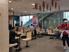 大堂-麦当劳(轻轨曹杨路店)