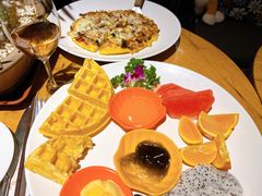 -月亮眼花园餐厅书吧酒吧