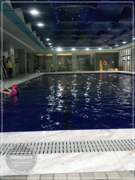 鸿基紫韵游泳馆-"游泳馆在小区里面,进小区需要刷门禁卡,门.