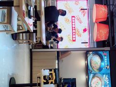 -魔都三兄弟酸辣粉·蘸卤炸串(虹桥万科店)