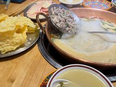 -洱火云南酸菜牛肉火锅(石景山当代商城店)