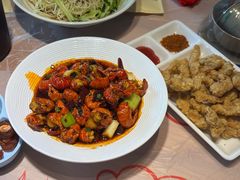 -肥肥虾庄·金牌油焖大虾(汉街SKP店)