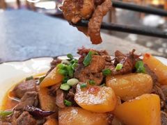 土豆烧黄焖鸡-海韵人家.海景花园经典云南菜(双廊店)