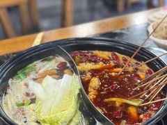 鸳鸯锅-灌县老妈砂锅串串香(万科红生活广场店)