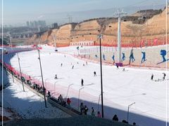 -采薇庄园四季滑雪场