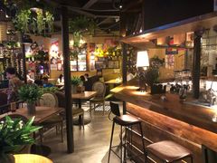 -临界音乐酒馆·小龙虾·江湖菜(华熙LIVE·鱼洞店)