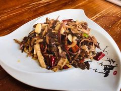 -小厨子私房菜·云南美食店