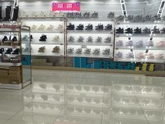 -优衣库(洛阳中州万达广场店)