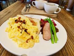 -Common Table · Brunch & Coffee