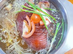 -叶记正宗酸菜蹄膀·胖叶盛毛肚火锅(修文店)