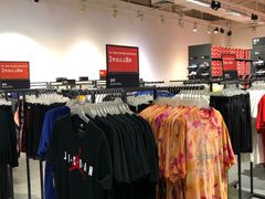 -NIKE佛山胜利换季优惠店