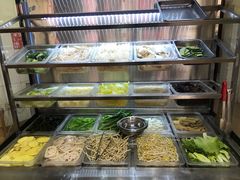 自助取餐区-佘记全家福芋儿鸡(向阳街总店)