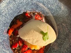 草莓冰激凌-LESCEDARS Brasserie Bistro香柏树