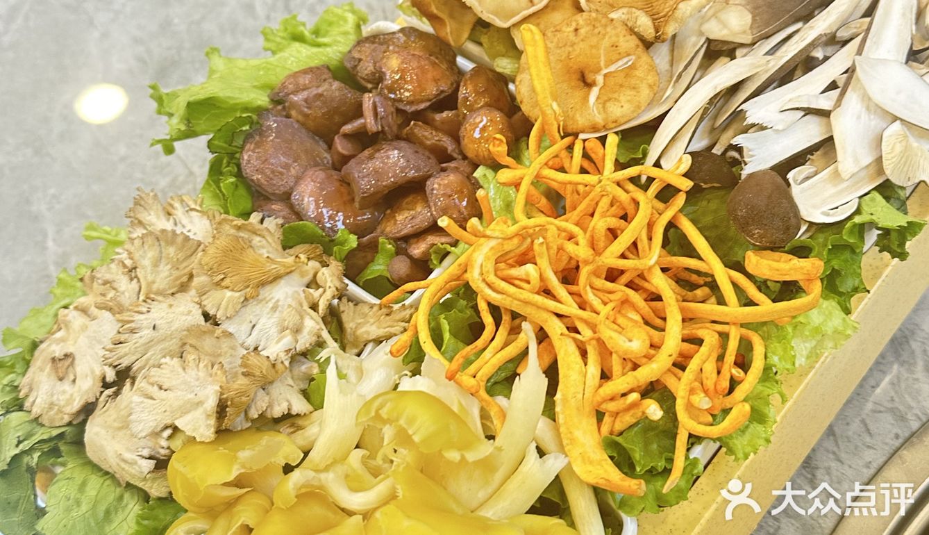 💥💥光菌彩野生菌火锅：一场舌尖上的奇幻之