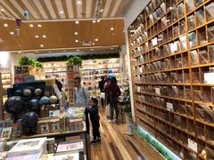 -猫的天空之城概念书店(印象城购物中心店)