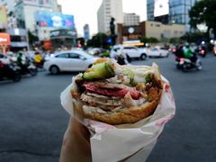 -Bánh Mì Huynh Hoa