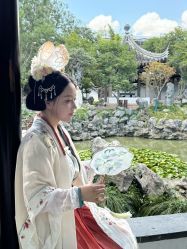 -一揽芳华汉服旗袍体验馆(拙政园店)