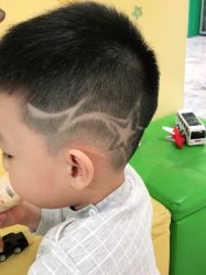 -爆米花儿童美发乐园