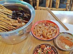-拐枣巷小串串(财大店)