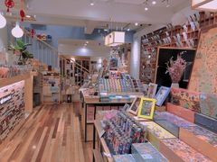 -猫的天空之城概念书店(束河店)