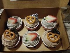 -勒甜LO CHO·私人订制低糖代糖纯动物奶油生日蛋糕(新开路店)