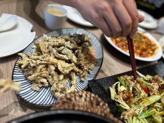 -六泰居·尔滨地标·东北菜(泰山路店)