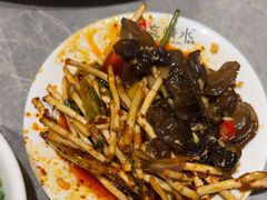 -忘情水鱼头·鲜鱼火锅(滨江中路店)