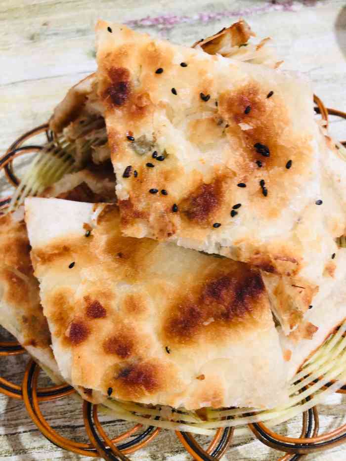 独一味油饼糁汤-"服务还不错,环境一般,饼有点硬,汤蛮好喝.