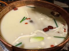-三人行骨头王火锅(长寿店)