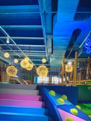 -萌宠亲子动物乐园(槐房万达店)