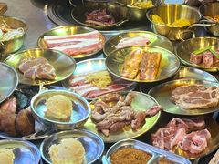 -哈哈碳都·牛肋条无限自助烤肉(台江万达店)