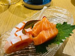 三文鱼刺身-丽思卡尔顿·炙焰·铁板烧餐厅