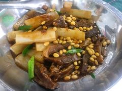 黑椒汁焖牛坑腩-水磨农庄