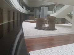 -上海滴水湖皇冠假日酒店