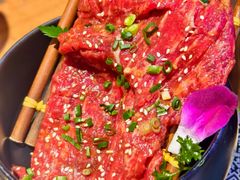 雪花蜜汁牛板腱蘸秘制汁-首尔朴宝·炭火烤肉(五角场店)