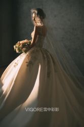 -雪中彩影婚纱摄影·微光艺术中心