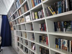 -钟书阁(松江泰晤士小镇店)