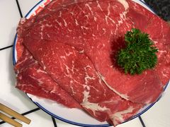 手切鲜牛肉-喜悦小串丹东小黄牛海鲜烧烤大排档(民主广场店)