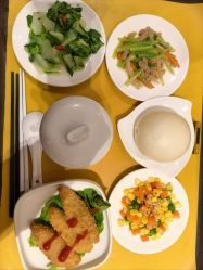 -月之旅·尊 高端月子会所(科馨别墅一店)