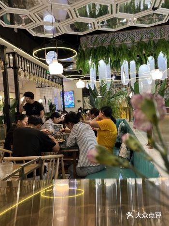 我和我朋友都很喜欢东南亚风格的餐厅，很喜欢