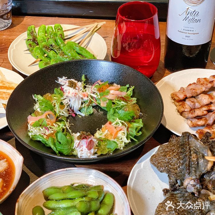 在日落的余晖中，来三里屯品味新中式美食！